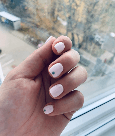 Manikīrs un pedikīrs mājās