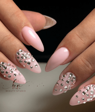 K.V. skaistuma studija