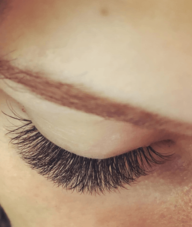 Юля Пескова