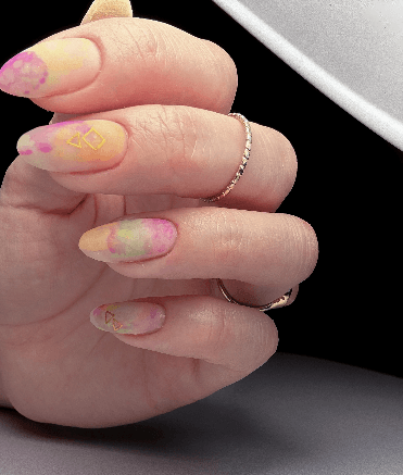 cat_nail_riga