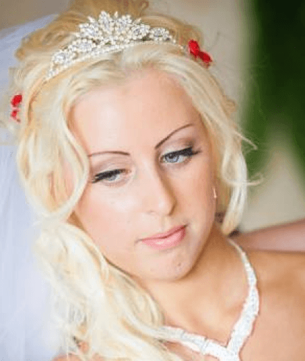 Юля Пескова